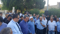  بالفيديو: جمع من أهالي مدينة الرملة يشاركون في تظاهرة ضد عنف الشرطة